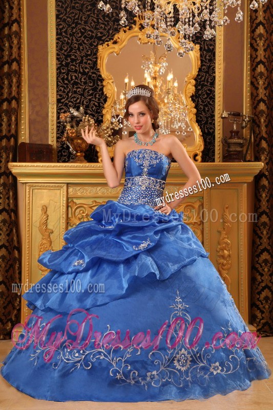 Blue Ball Gown Strapless Pick-up Beading Applique Quinceanera Dresses