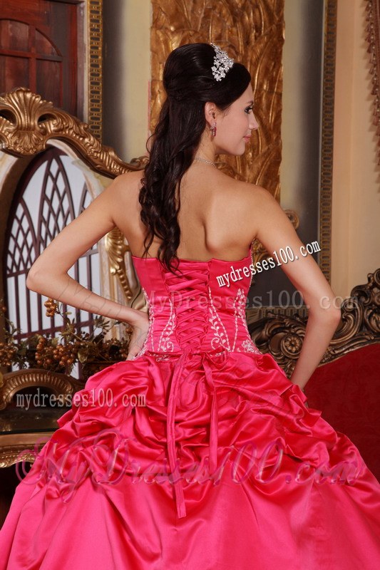 Coral Red Strapless Floor-length Tiered Quinceanera Dress with Appliques