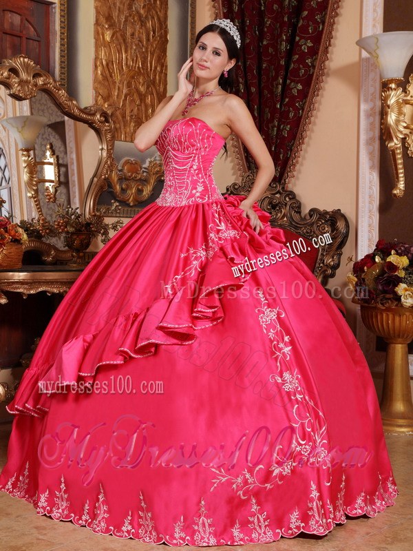 Coral Red Strapless Floor-length Tiered Quinceanera Dress with Appliques
