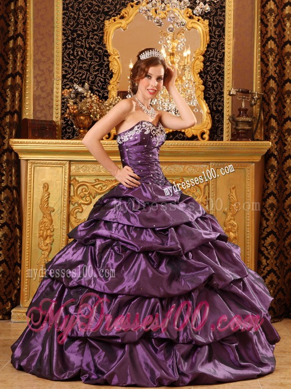Sweetheart Taffeta Appliques Ball Gown in Purple for Sweet 16