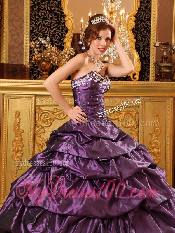 Sweetheart Taffeta Appliques Ball Gown in Purple for Sweet 16