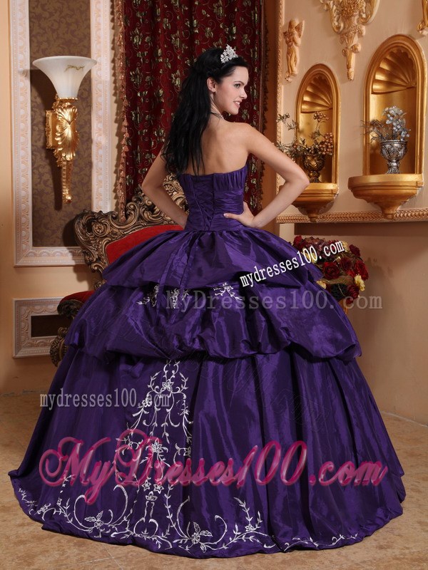 Purple Ball Gown Sweetheart Ruching Taffeta Embroidery Dress for Quince