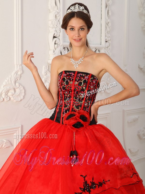 Black and Red Sweet Sixteen Dresses with Appliques and Ruffles