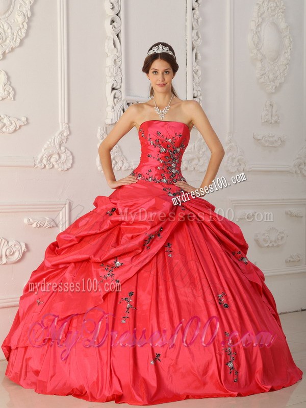 Taffeta Appliques Red Ball Gown Strapless Quinceanera Gowns