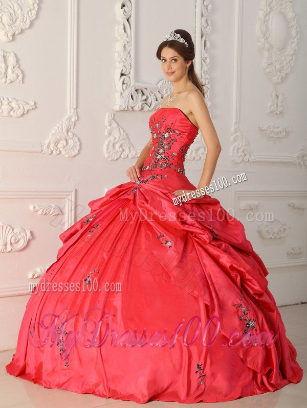 Taffeta Appliques Red Ball Gown Strapless Quinceanera Gowns