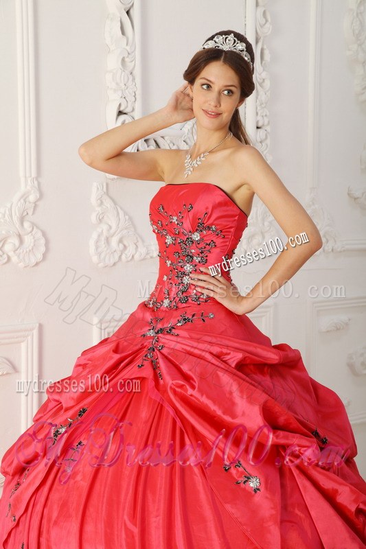 Taffeta Appliques Red Ball Gown Strapless Quinceanera Gowns