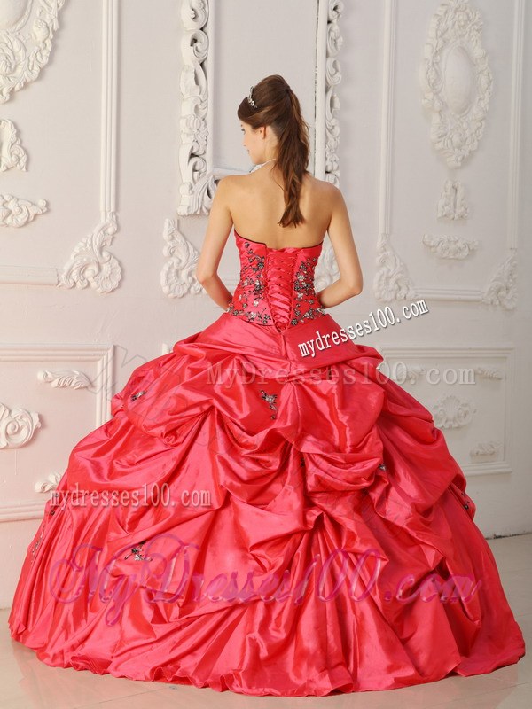 Taffeta Appliques Red Ball Gown Strapless Quinceanera Gowns