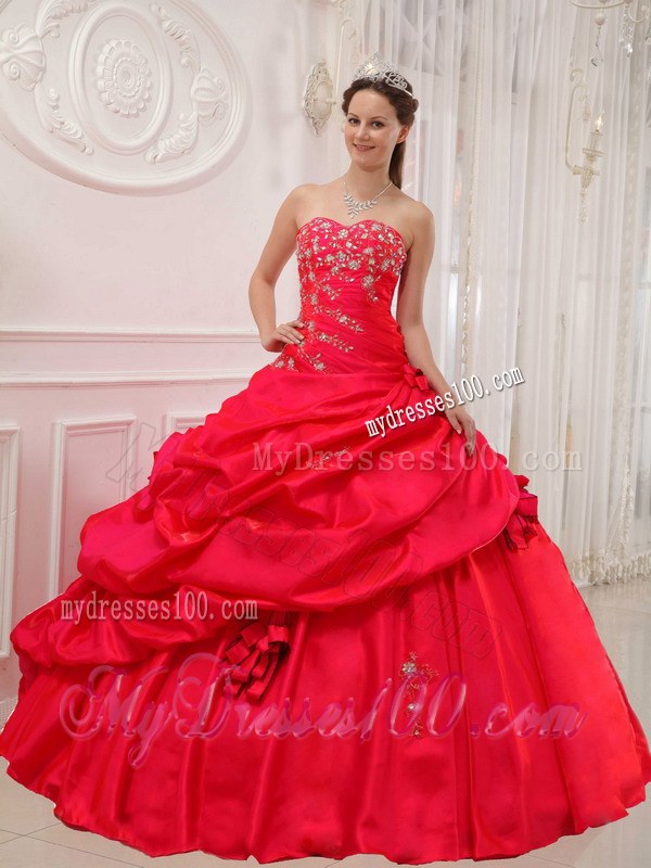 Red Taffeta Quinceanera Gowns with Beadings and Hand Flowers