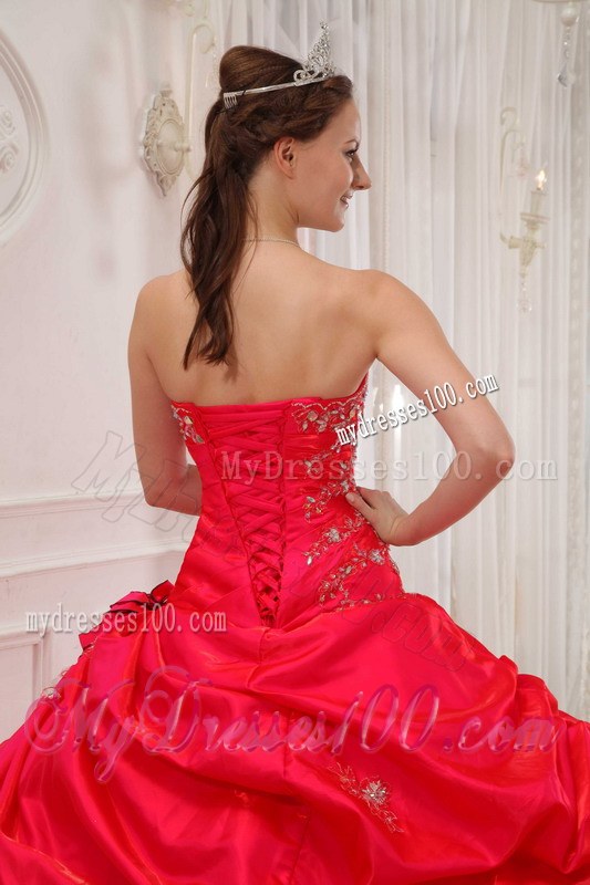 Red Taffeta Quinceanera Gowns with Beadings and Hand Flowers