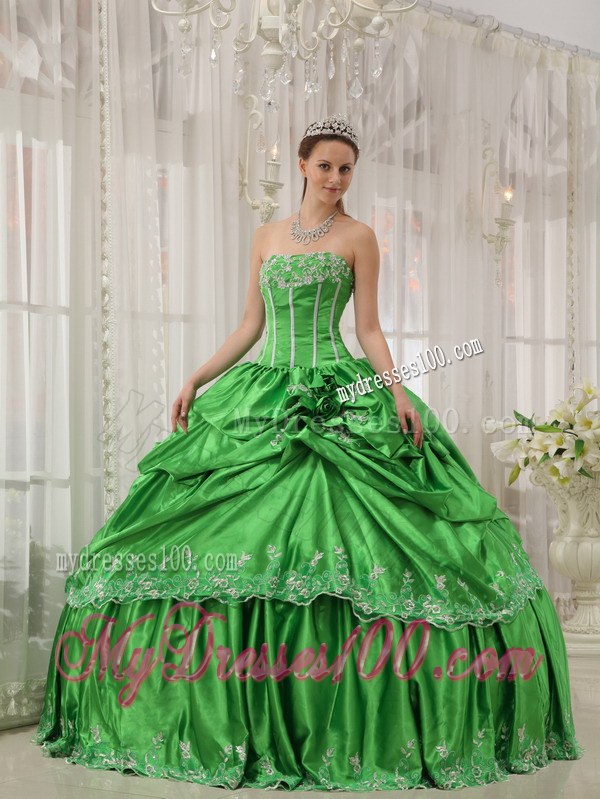 Ruffles Spring Green Sweet fifteen Gowns with Beading and Appliques