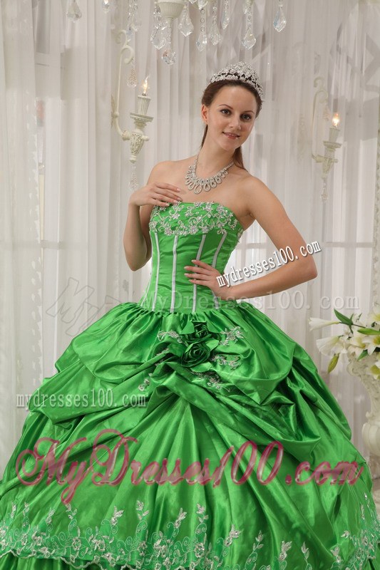 Ruffles Spring Green Sweet fifteen Gowns with Beading and Appliques