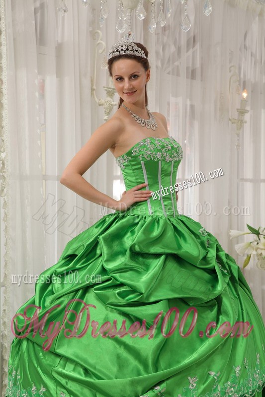 Ruffles Spring Green Sweet fifteen Gowns with Beading and Appliques