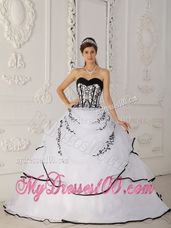 Black and White Embroidery Satin and Organza Quinceanera Dresses