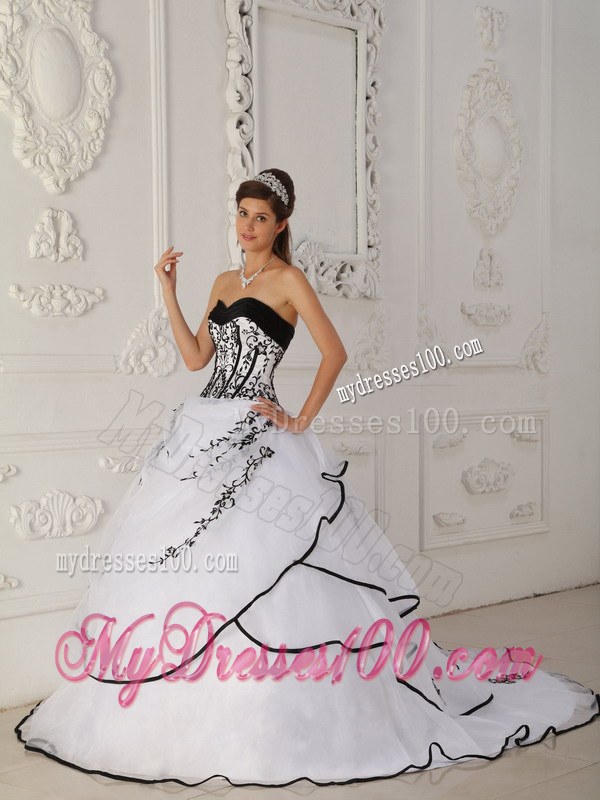 Black and White Embroidery Satin and Organza Quinceanera Dresses