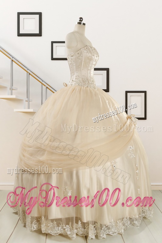 2016 Classical Appliques and Hand Made Flower Quinceanera Dresses in Champagne