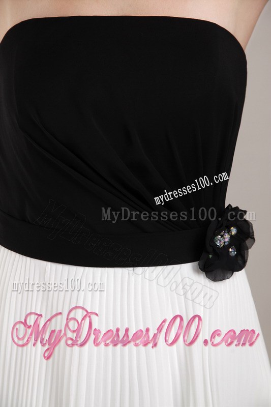 2013 Black and White Strapless Ruffles Dama Dresses For Quinceanera