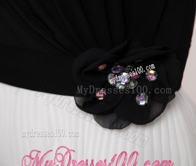 2013 Black and White Strapless Ruffles Dama Dresses For Quinceanera