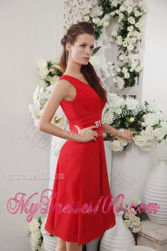 Red Empire V-neck Knee-length Ruche Dama Dresses For Quinceanera