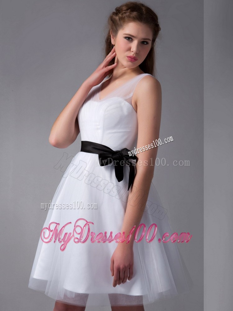 White V-neck Bow Dama Dresses For Quinceanera with Sash
