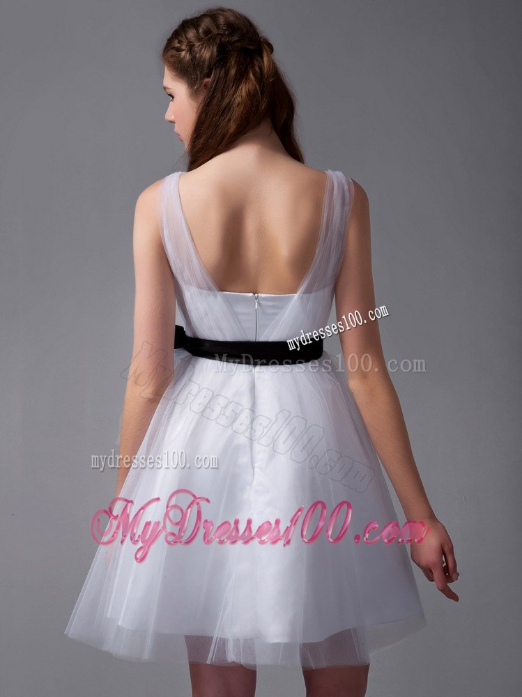 White V-neck Bow Dama Dresses For Quinceanera with Sash