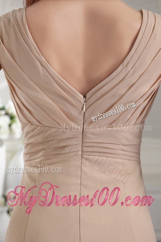 2013 Champagne Empire V-neck Pleat Dama Dresses For Quinceanera