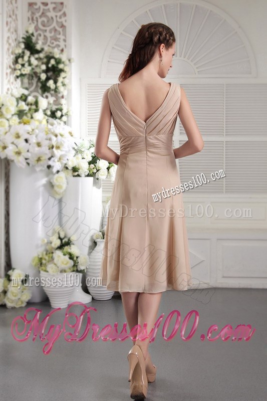 2013 Champagne Empire V-neck Pleat Dama Dresses For Quinceanera