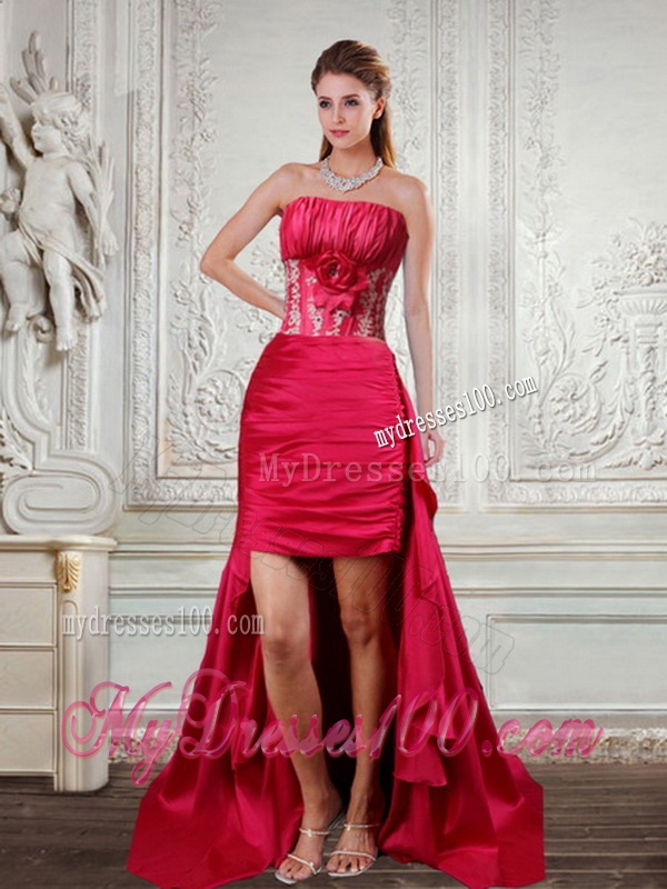 2016 Strapless Red Quinceanera Dress with Appliques and Pick Ups