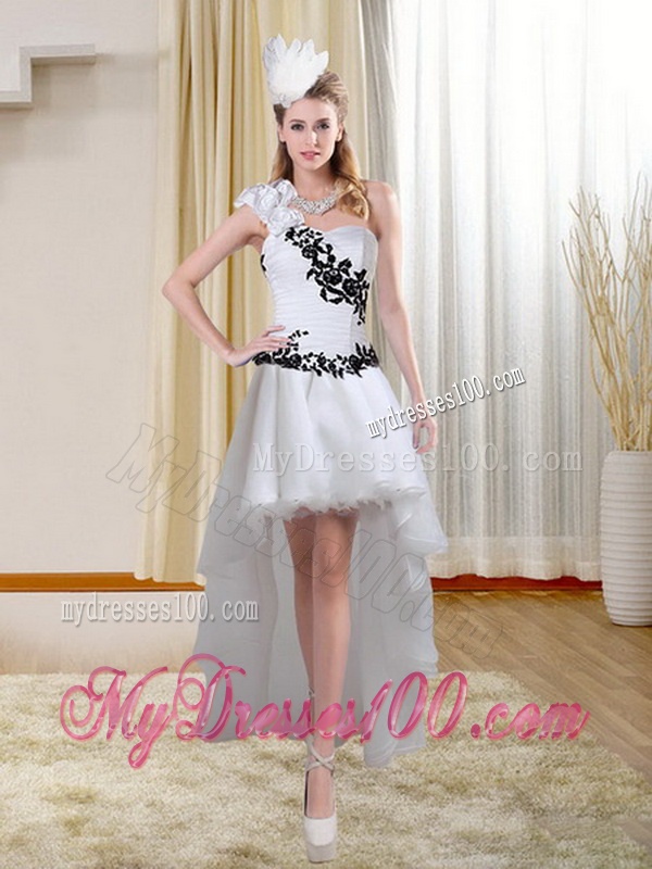 The Most Popular White and Black Sweetheart 2016 Quinceanera Dress with Black Embroidery