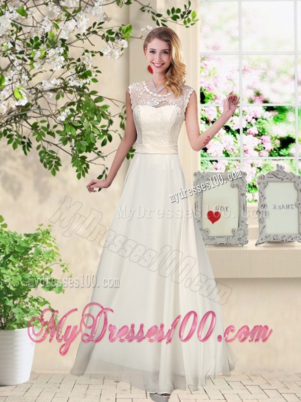 2016 Fashionable Appliques Bridesmaid Dresses with High Neck