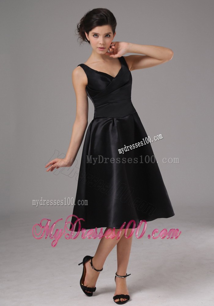 V-neck Black Knee-length Bridesmaid Dress With Straps