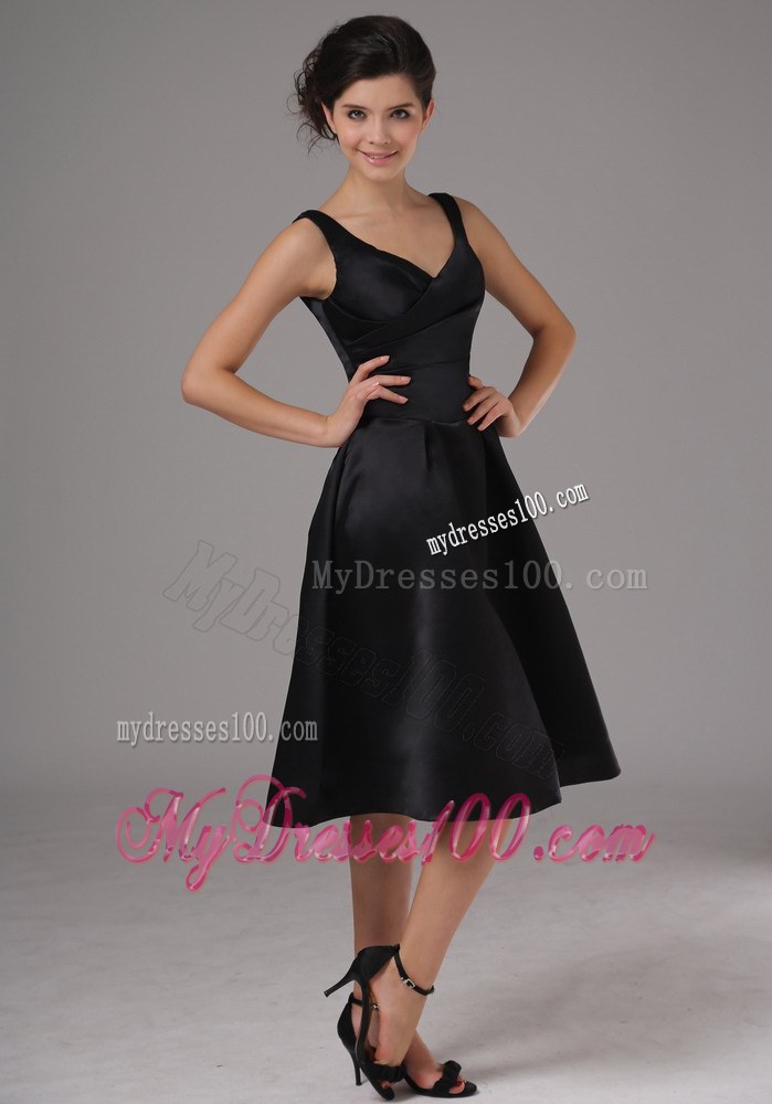 V-neck Black Knee-length Bridesmaid Dress With Straps
