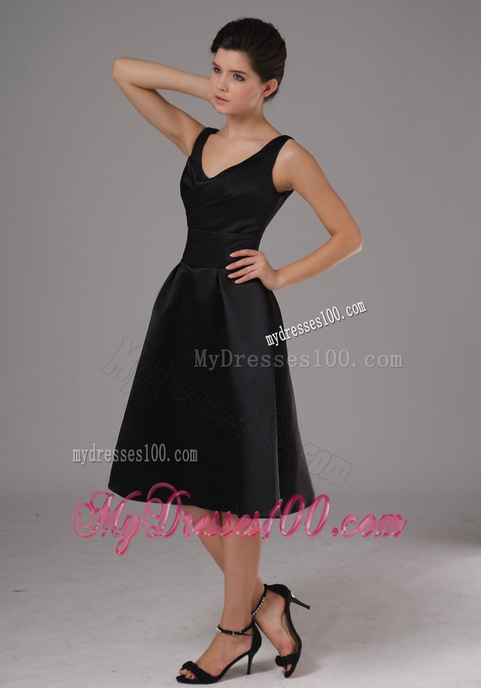 V-neck Black Knee-length Bridesmaid Dress With Straps