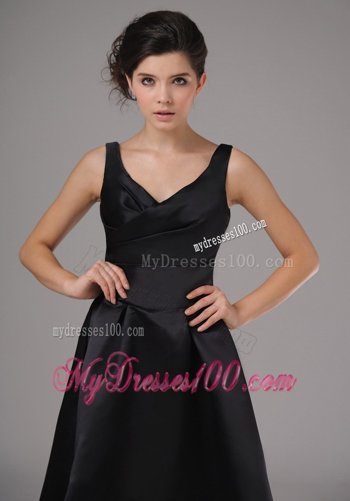 V-neck Black Knee-length Bridesmaid Dress With Straps