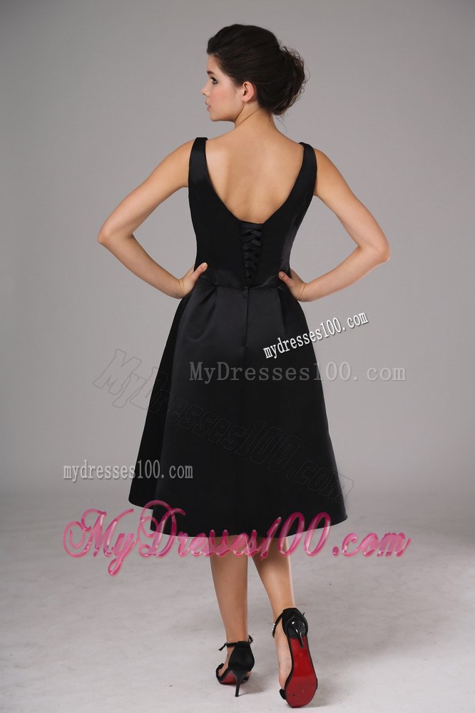 V-neck Black Knee-length Bridesmaid Dress With Straps