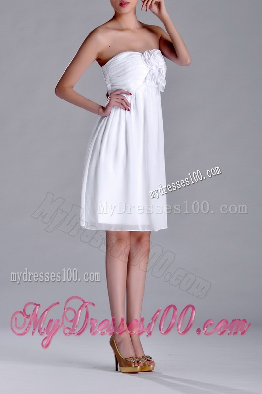 Discount White Strapless Short Bridesmaid Dress with Hand Made Flowers