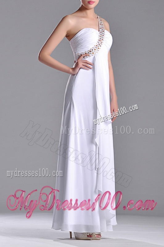 Fashionable Empire One Shoulder Chiffon Side Zipper White Bridesmaid Dress with Beading