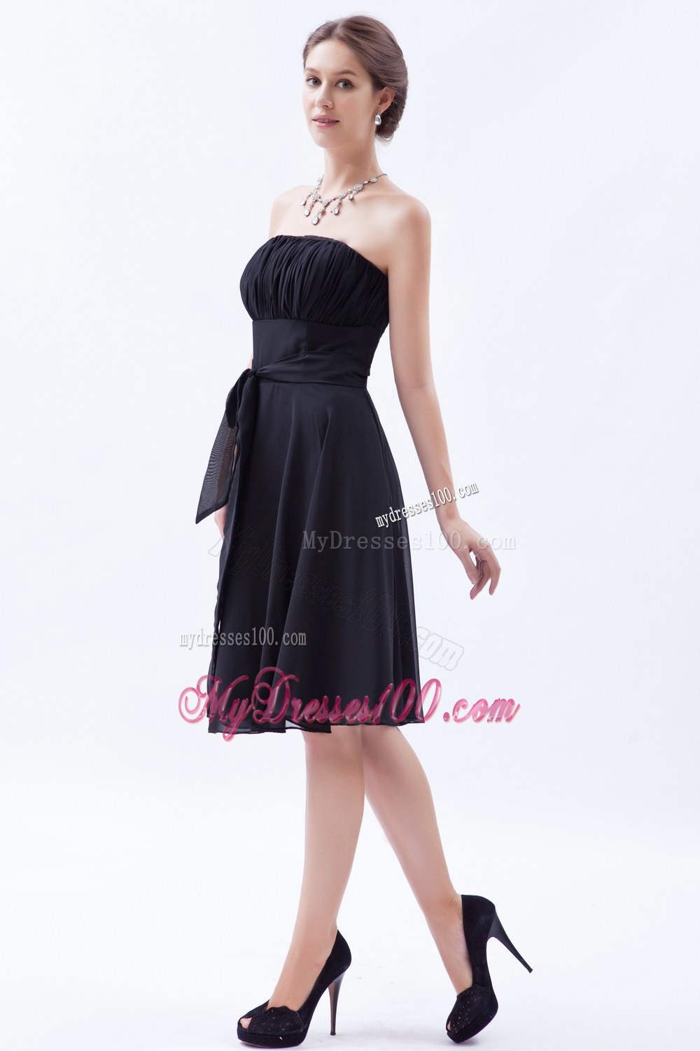 Brown A-line Knee-length Chiffon Bow Decorate Bridesmaid Dress
