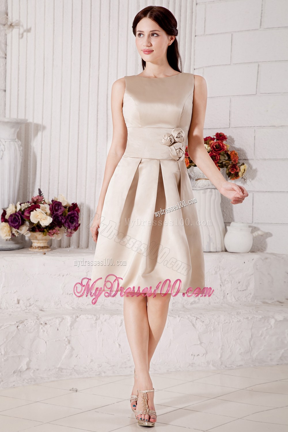 Modest Bateau Knee-length Prom Bridesmaid Dress in Champagne