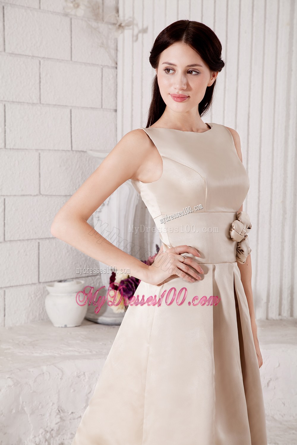 Modest Bateau Knee-length Prom Bridesmaid Dress in Champagne