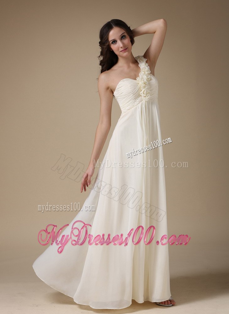 White Empire One Shoulder Low Cost Bridesmaid Dress with Flower