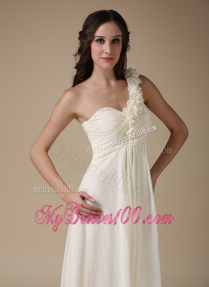 White Empire One Shoulder Low Cost Bridesmaid Dress with Flower