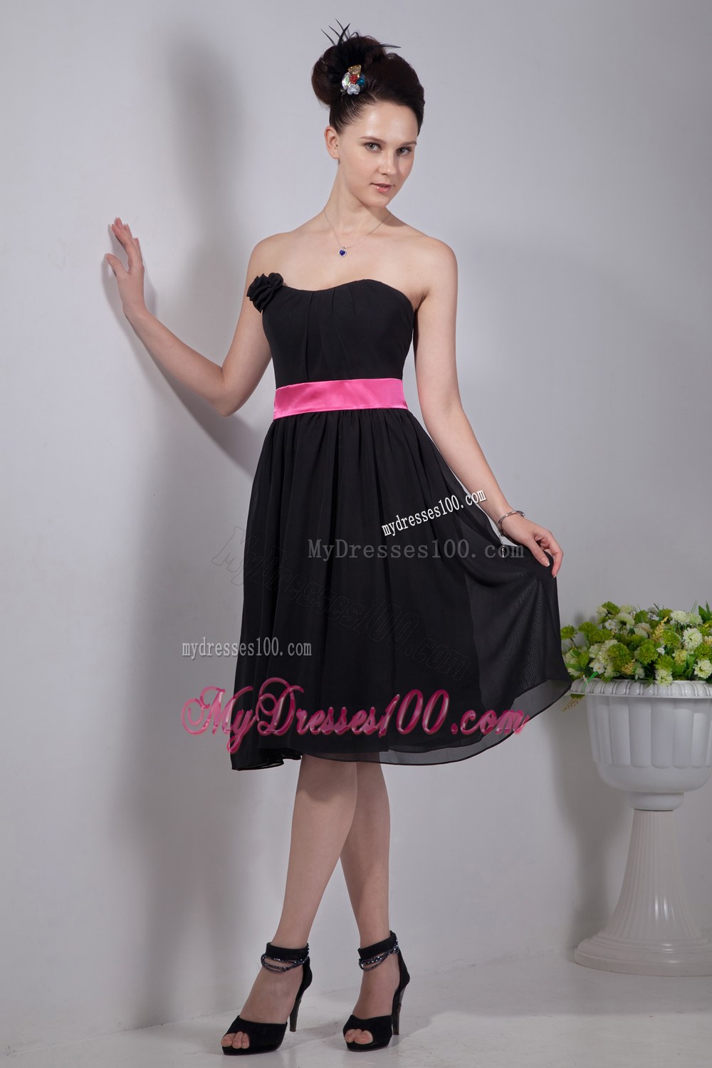 Black Empire Knee-length Chiffon Sashes Bridesmaid Dress