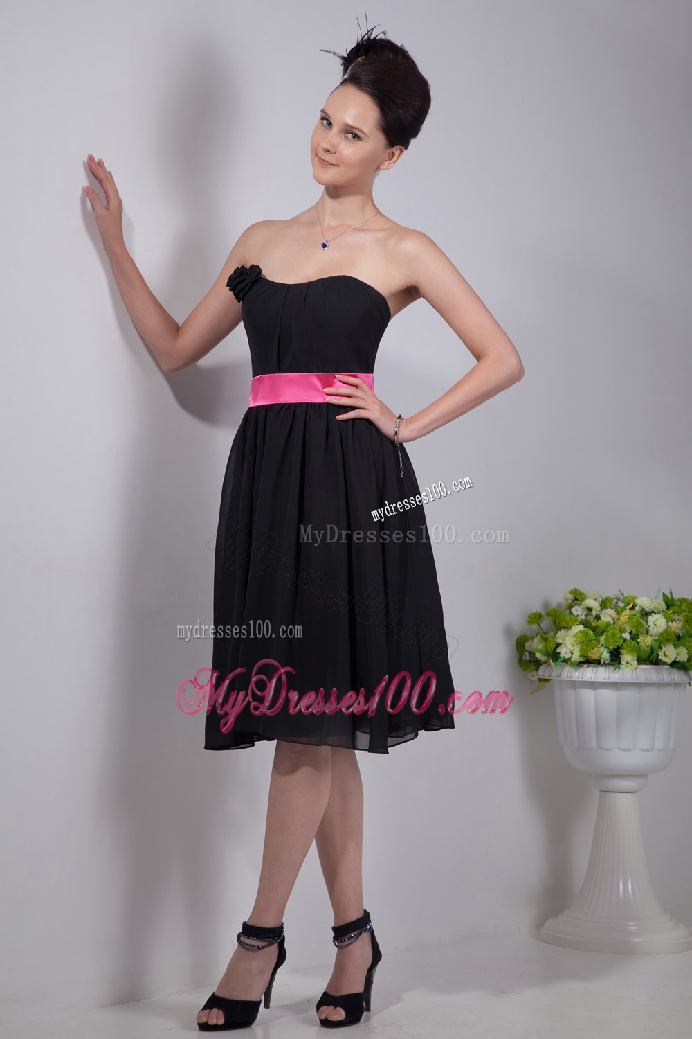 Black Empire Knee-length Chiffon Sashes Bridesmaid Dress