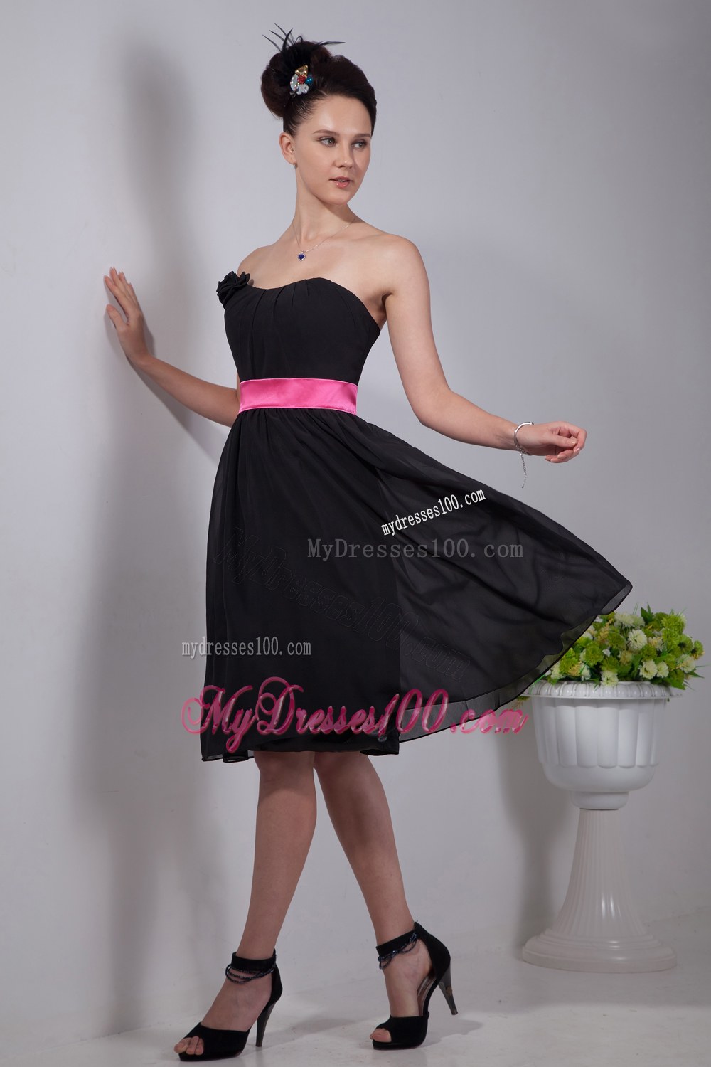 Black Empire Knee-length Chiffon Sashes Bridesmaid Dress