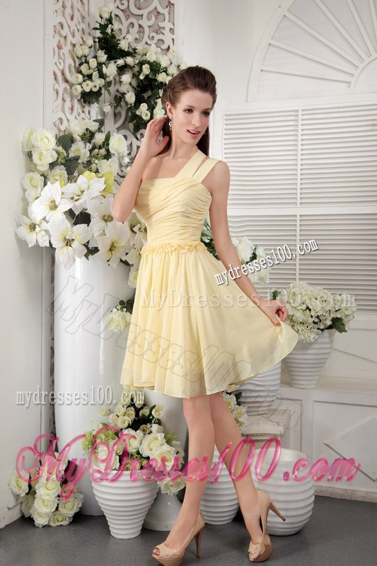 Light Yellow One Shoulder Pleat Decorate Dress for Bridesmaid