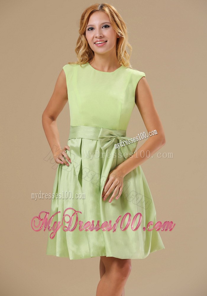 Warrensburg Yellow Green Knee-length Bowknot Decorate Wasit Scoop Taffeta and Chiffon Prom / Homecoming Dress For 2013
