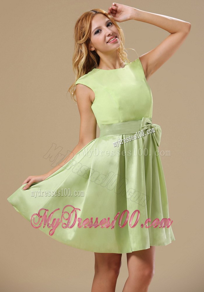 Warrensburg Yellow Green Knee-length Bowknot Decorate Wasit Scoop Taffeta and Chiffon Prom / Homecoming Dress For 2013