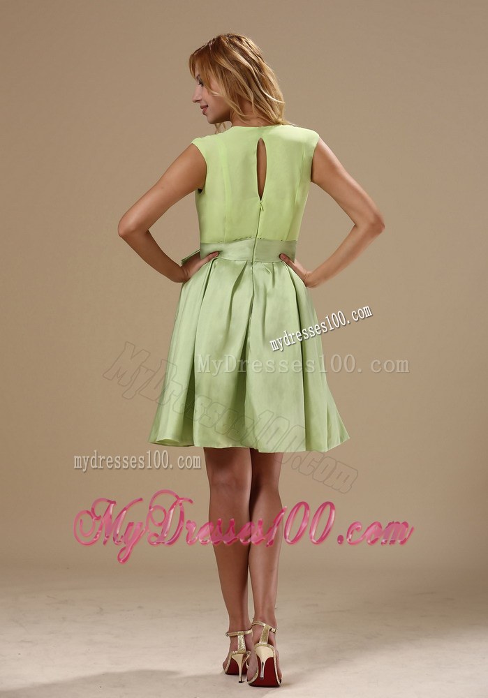 Warrensburg Yellow Green Knee-length Bowknot Decorate Wasit Scoop Taffeta and Chiffon Prom / Homecoming Dress For 2013