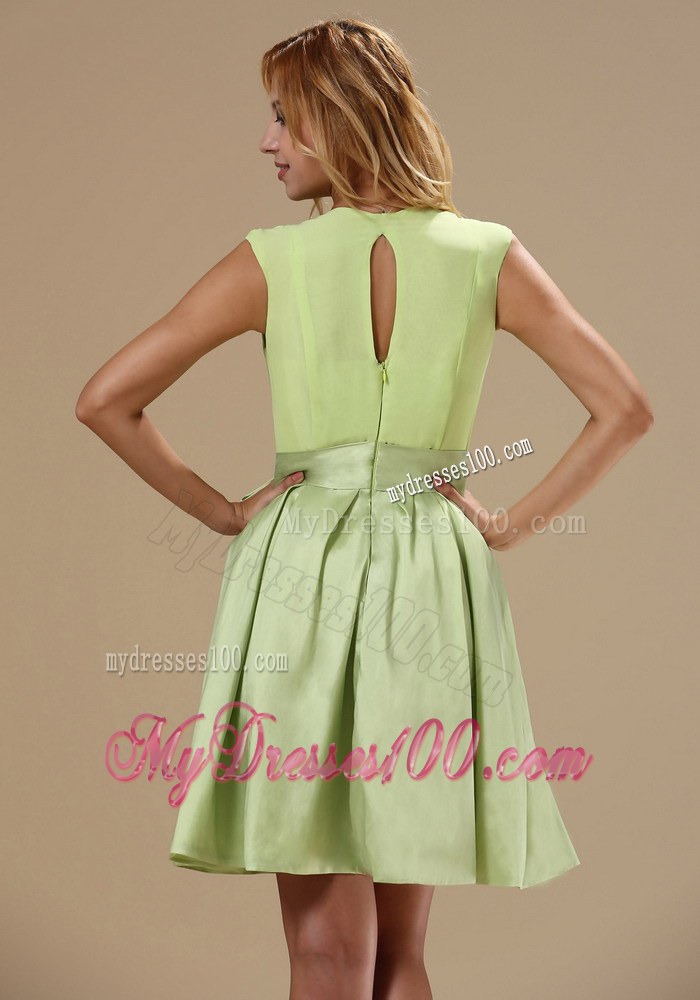 Warrensburg Yellow Green Knee-length Bowknot Decorate Wasit Scoop Taffeta and Chiffon Prom / Homecoming Dress For 2013