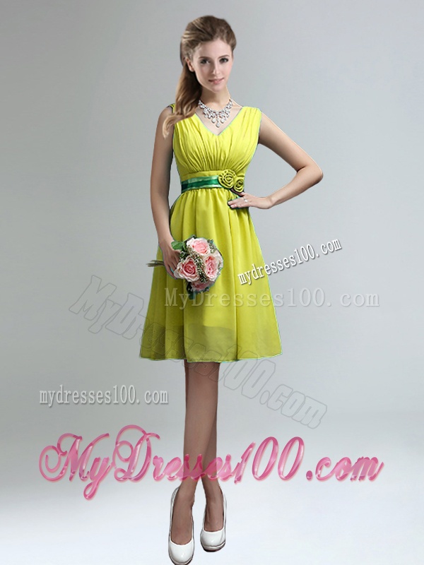 Elegant V-neck Ruched Dama Dress with Belt for Sale